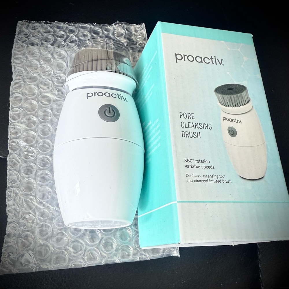 Proactiv Face Spin Brush Exfoliate & Scrub, Charcoal in Bristles *NEW* Orig $55